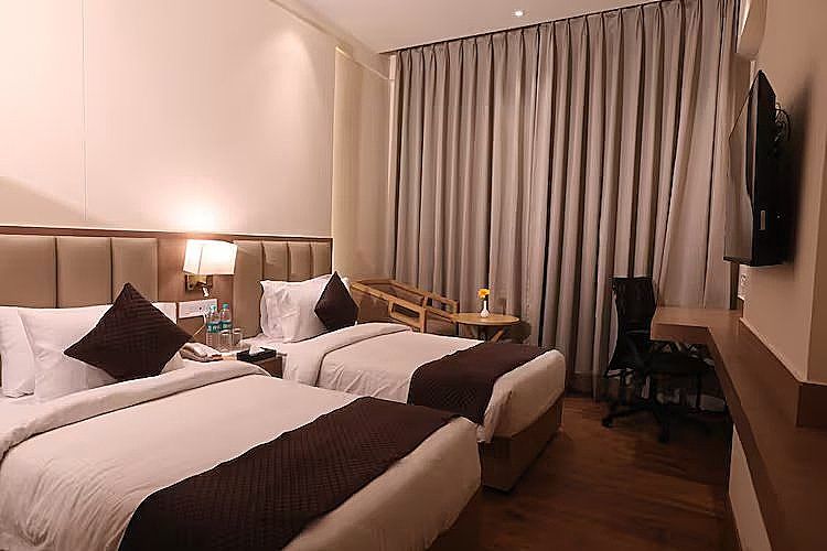 Twin Beds Non Smoking Superior Room