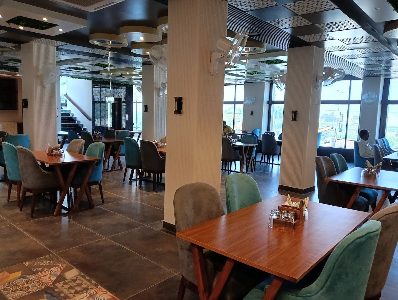 Food & Dining