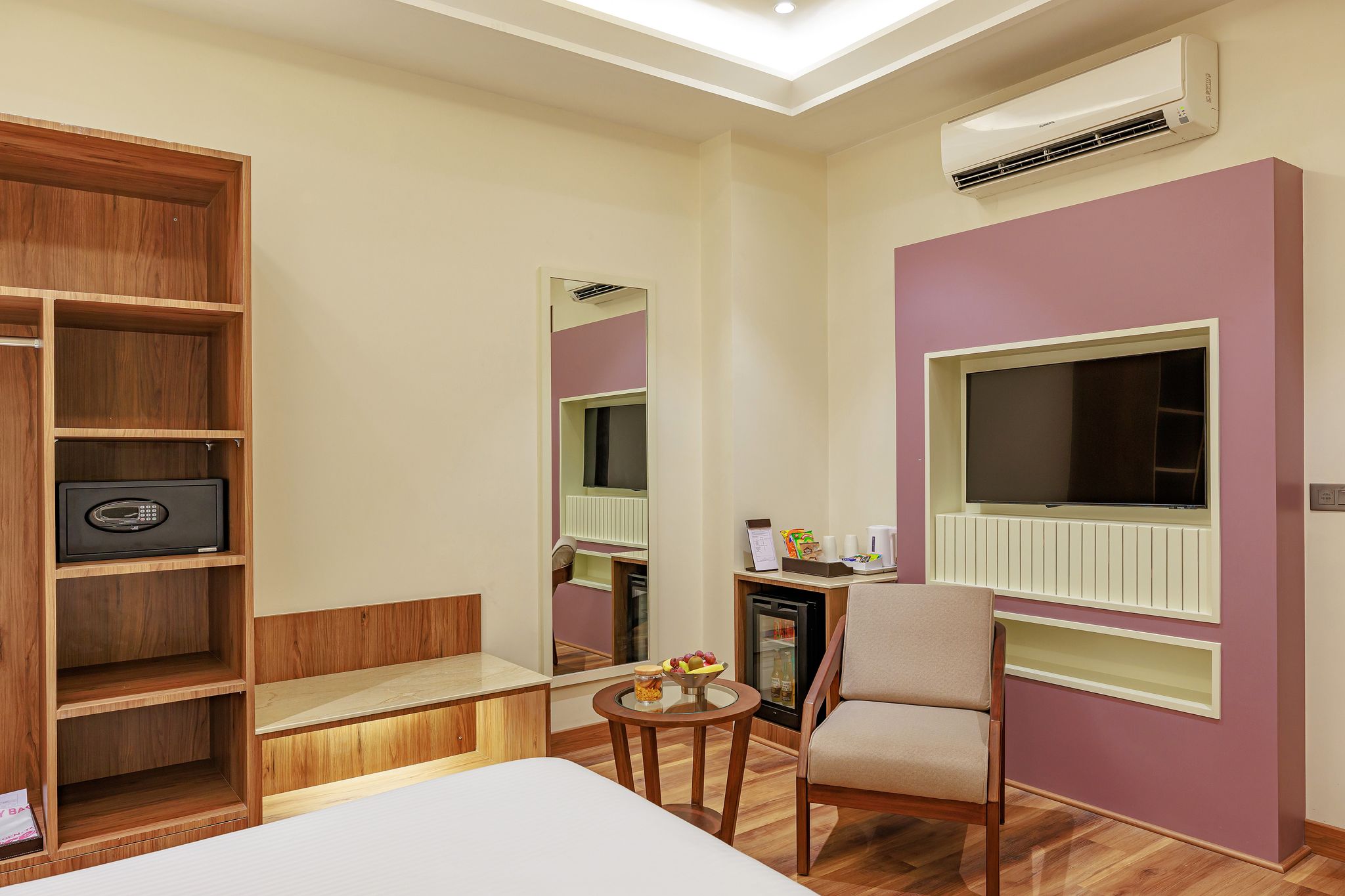 Regenta Place Jaipur, Sirsi Road Standard Room- Enjoy Happy Hour 1+1 Mocktail timing 11 AM to 7 PM 5