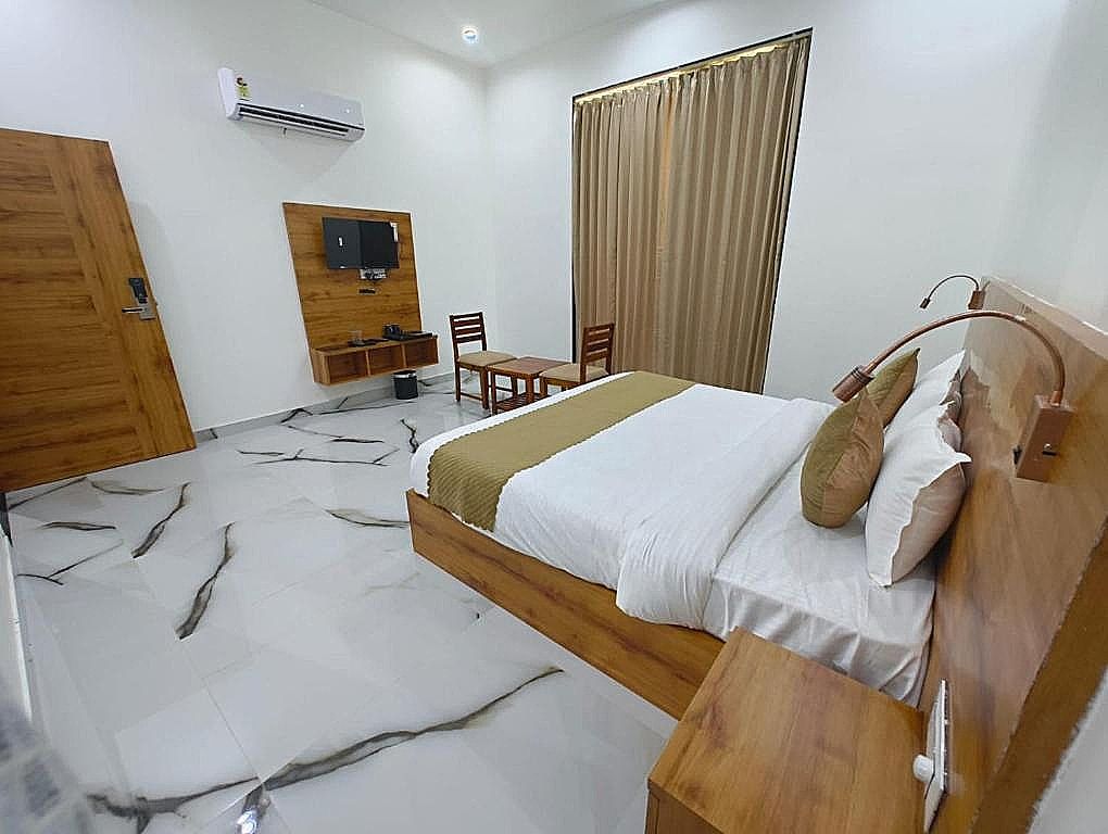 Hotel RC Garh Deluxe Room