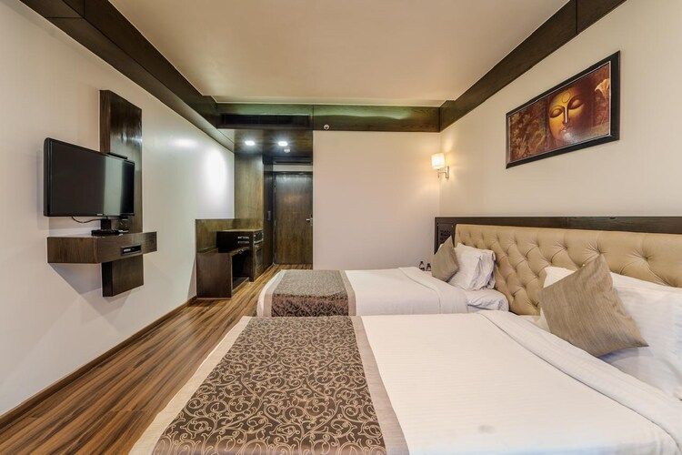 Deluxe Twin Bed Room