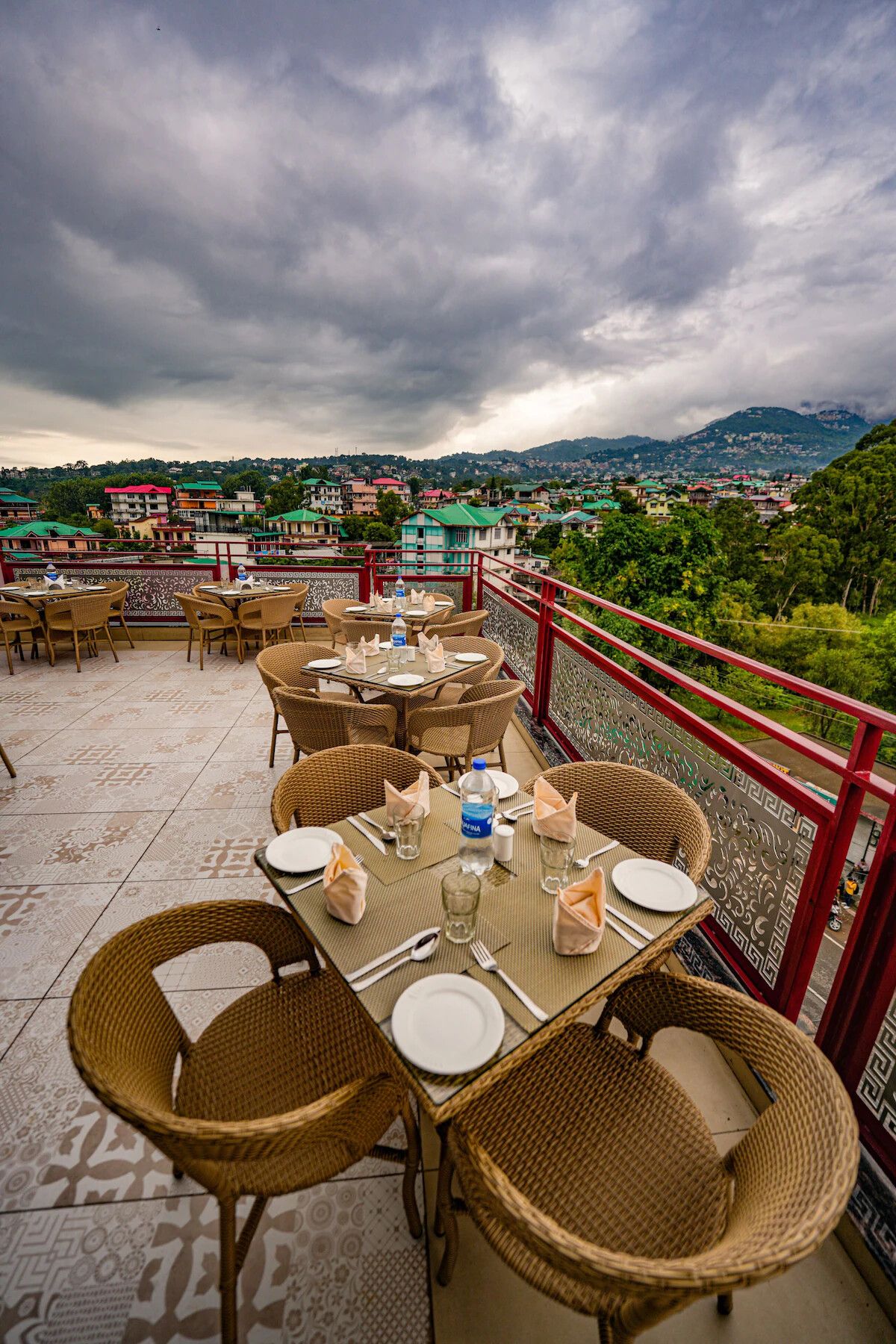 Food & Dining