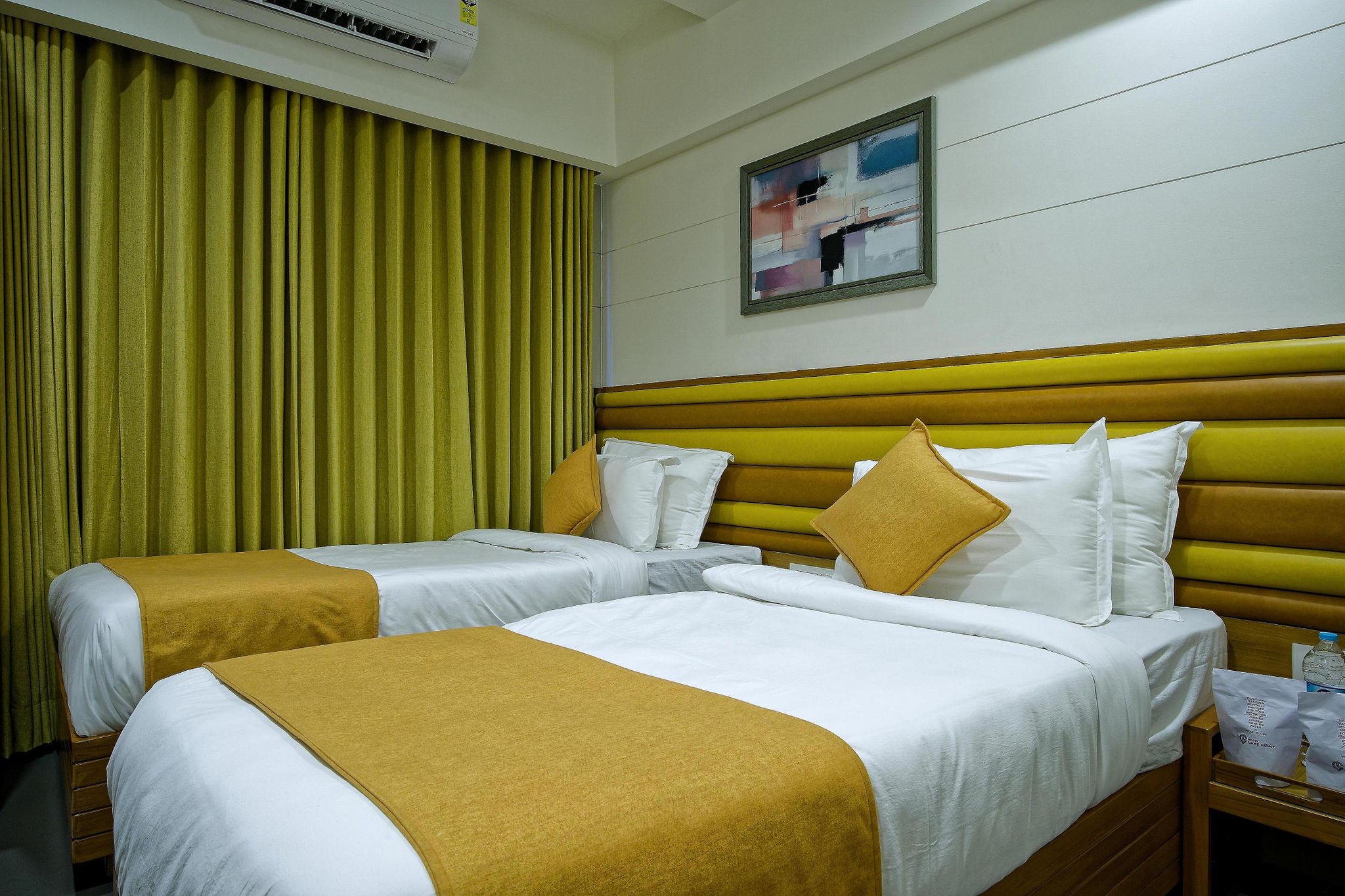 Hotel Lake Point Deluxe Room 2