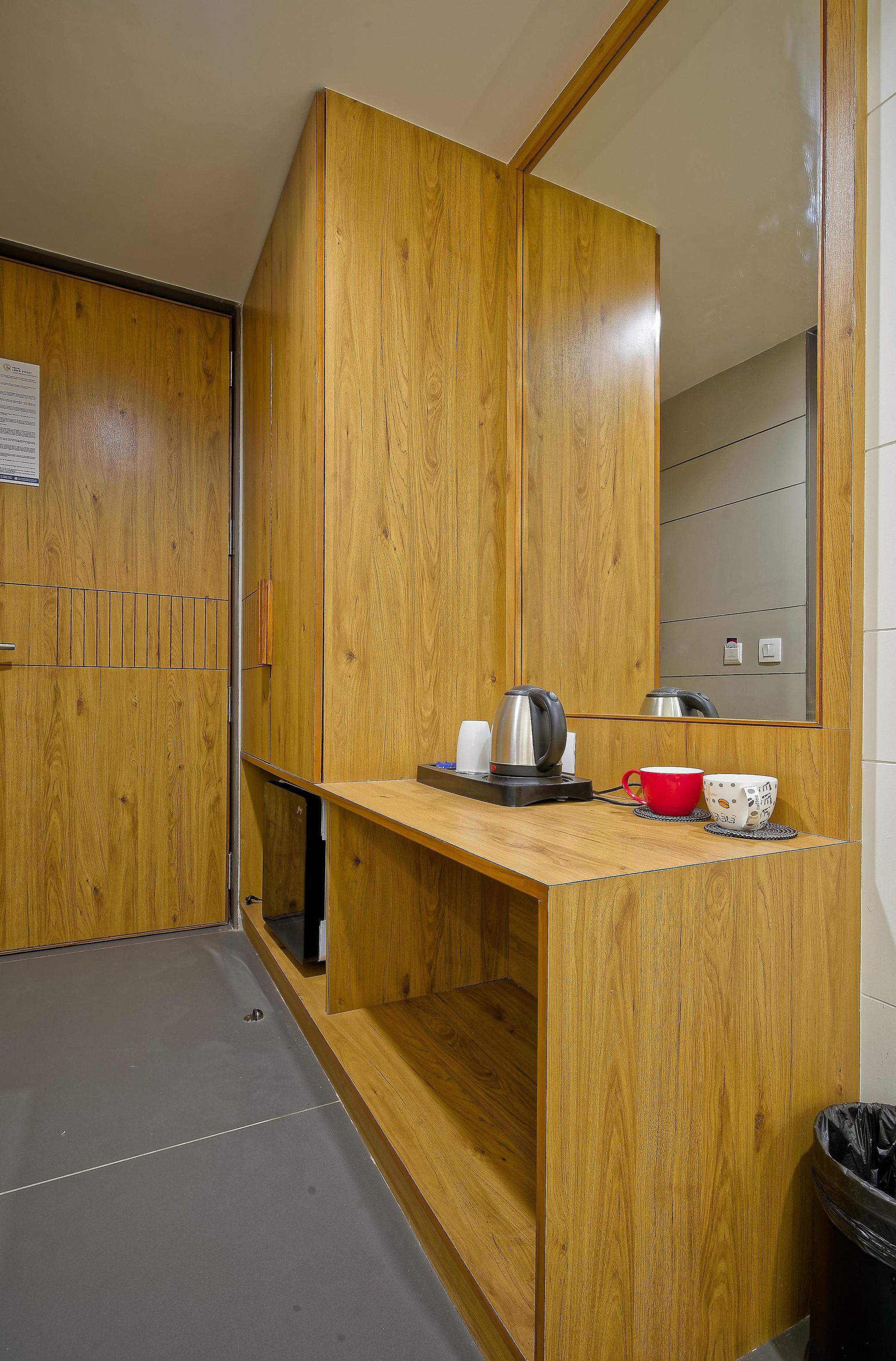 Hotel Lake Point Deluxe Room 7