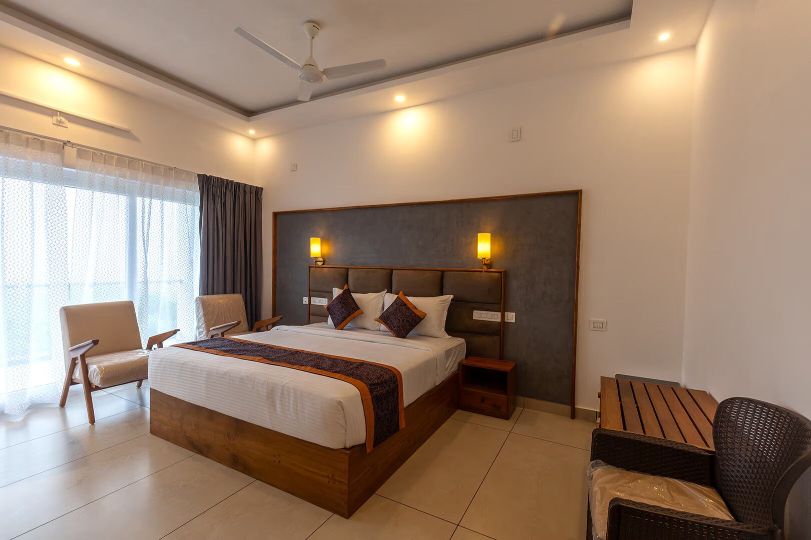 Sandalmist Resort & Spa Deluxe Room 2