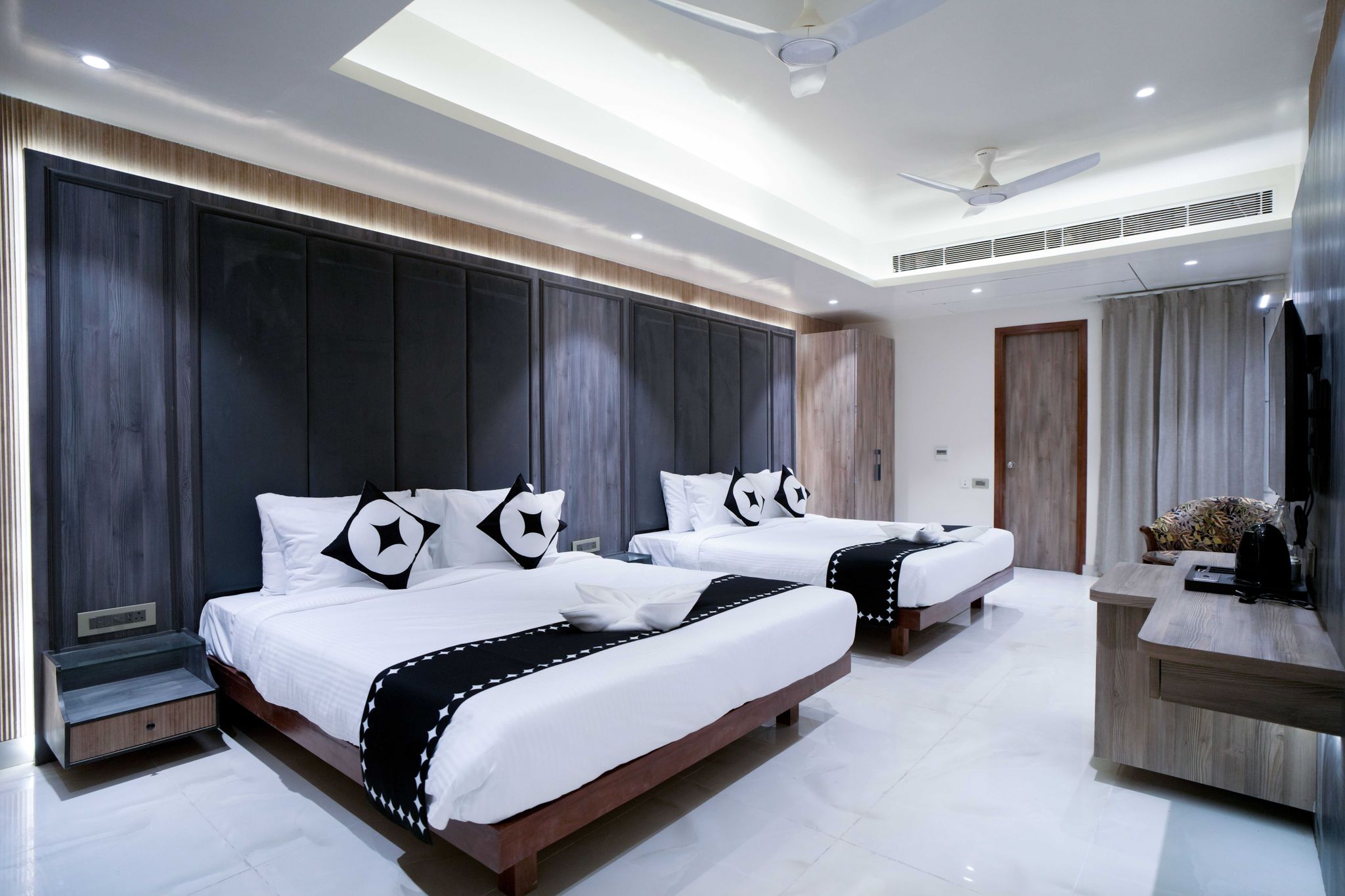 EXECUTIVE TWIN ROOMS