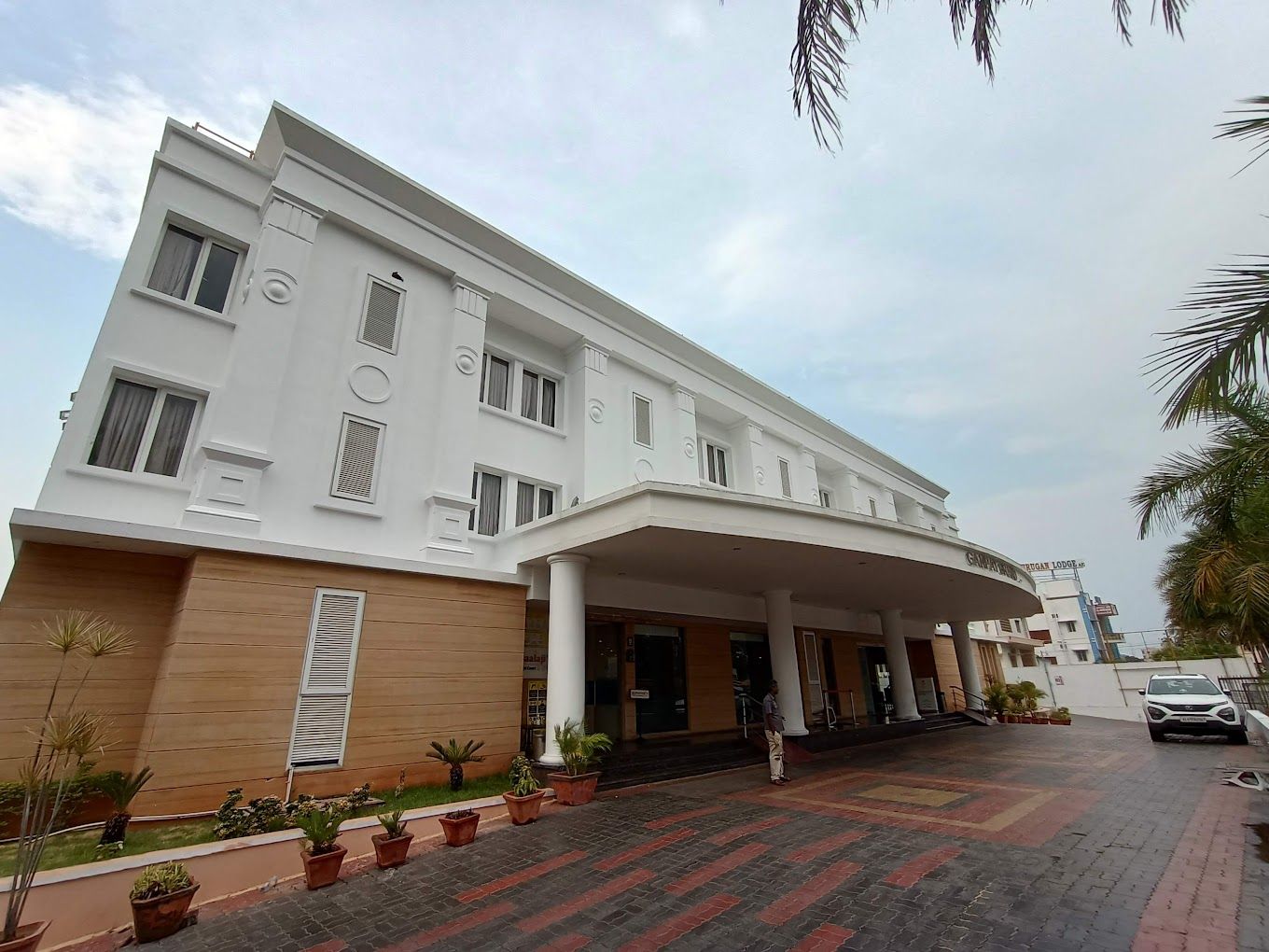 Hotel Ganpat Grand, Palani
