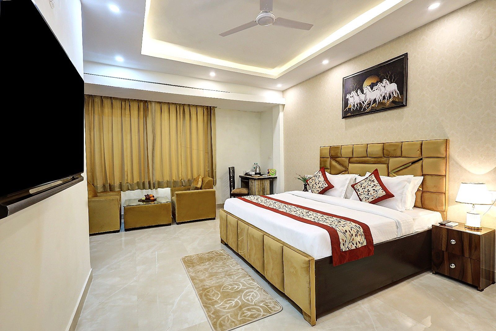 Hotel Golden Era@Near Shopprix Mall Deluxe Room with Welcome Kit 6