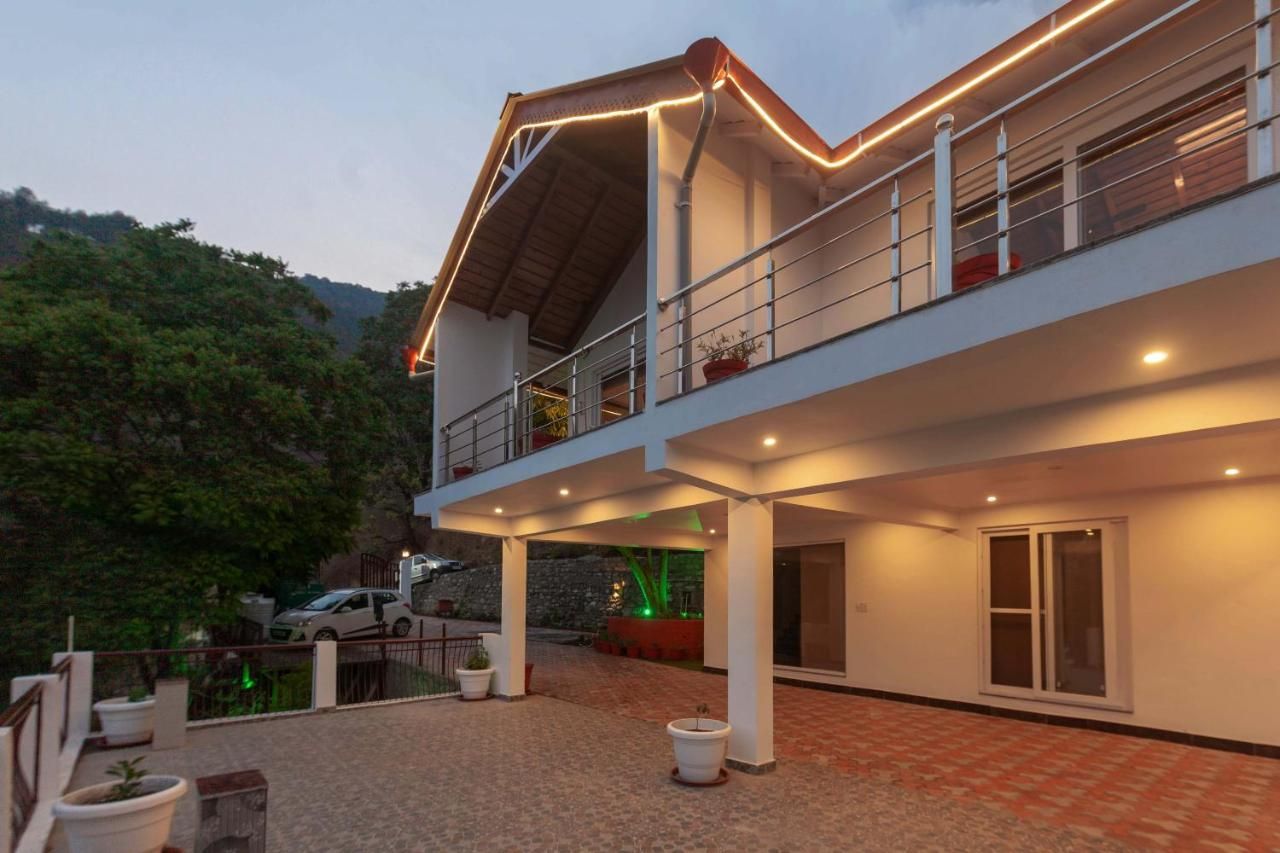 Alaya Stays 2 BHK with Mountain view - Amara Twilight