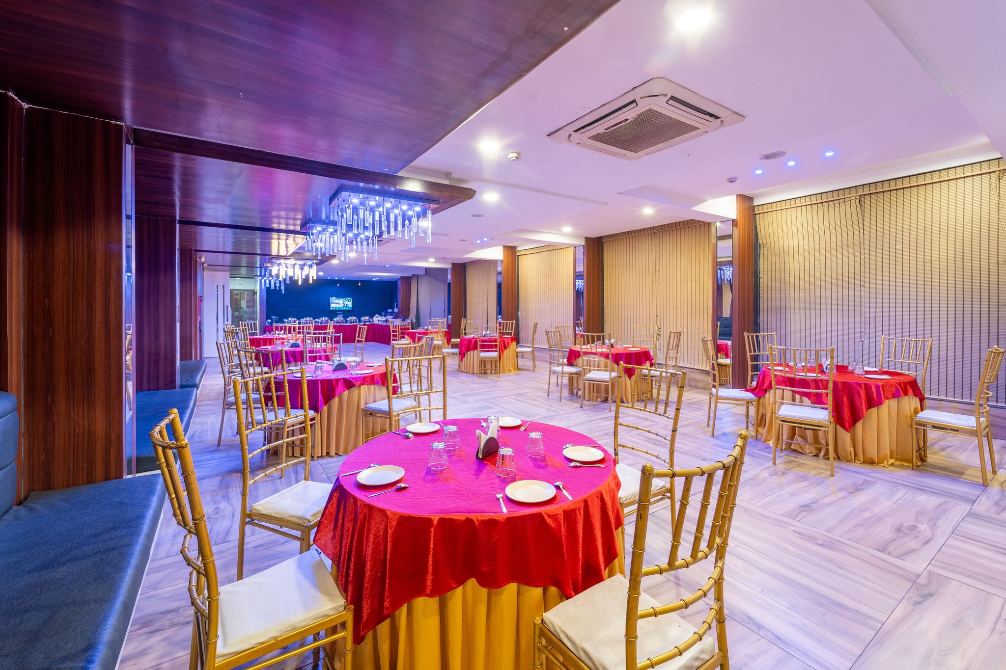 Food & Dining