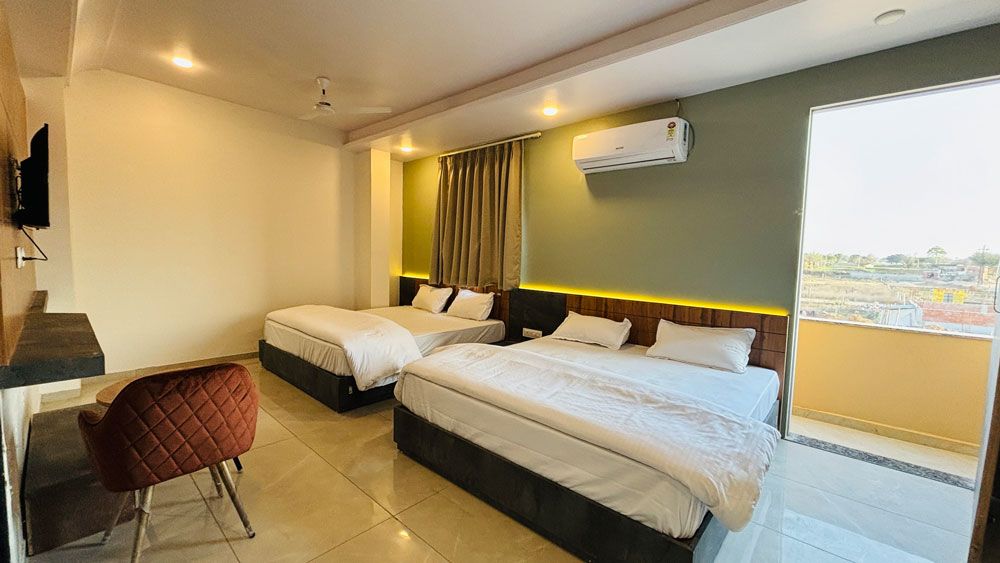  Hotel Mauj Mahal Super Deluxe Family Room ( 2 Double Bed , 4 Pax)