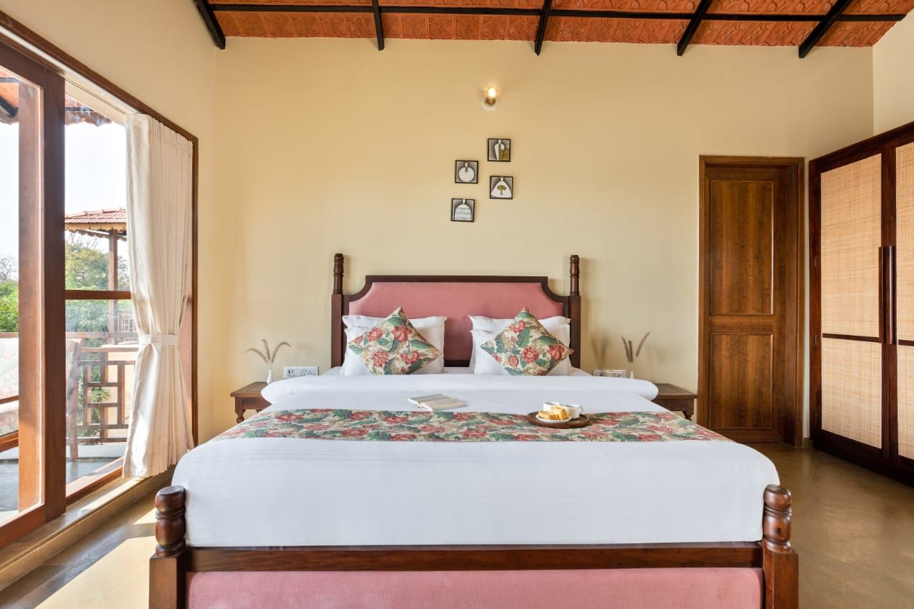 Vanveda Suite with Balcony