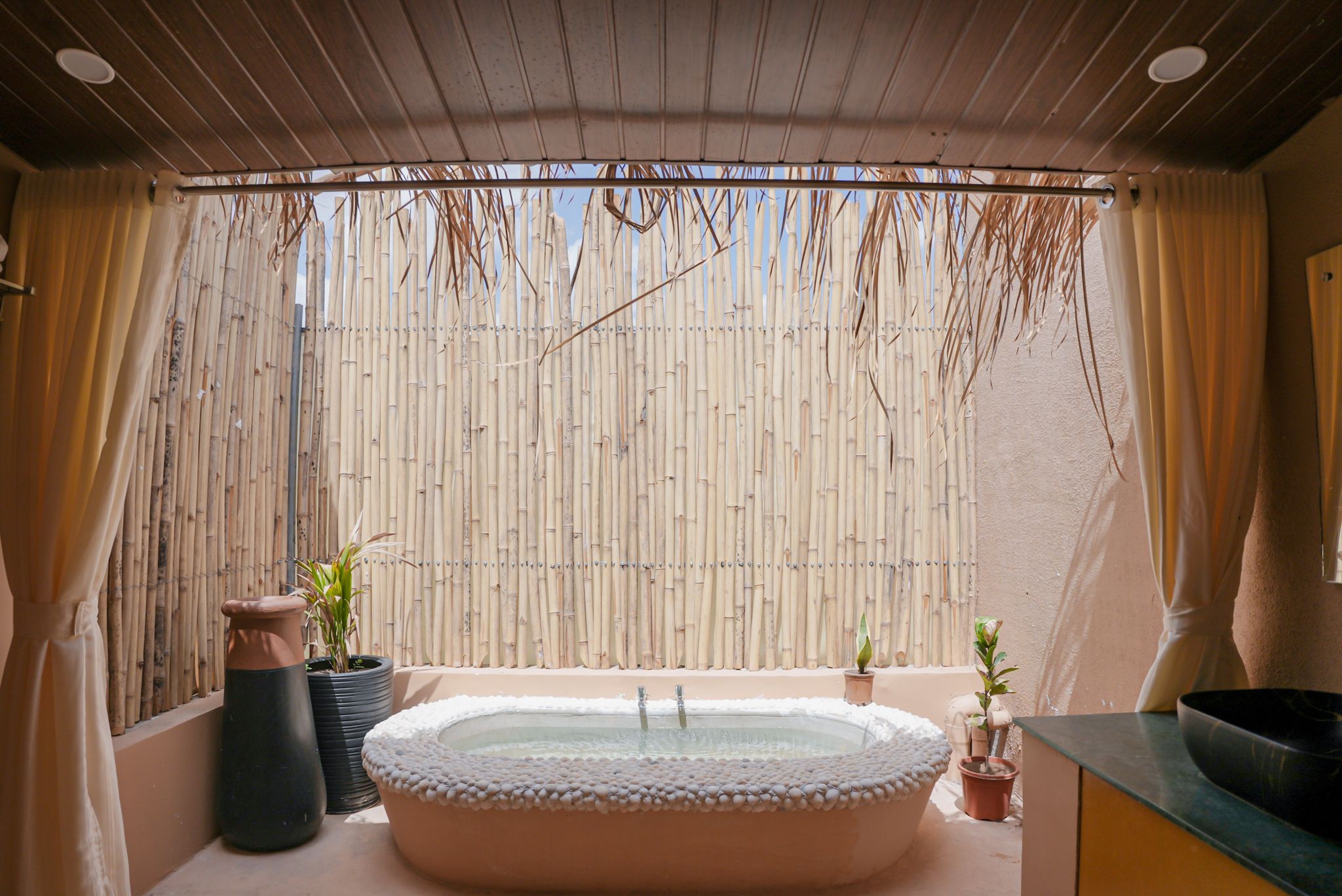 The VanVeda Resort By Nirvana Vanveda Superior With Bathtub 6