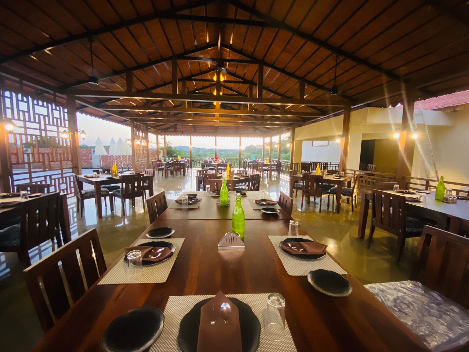 Food & Dining