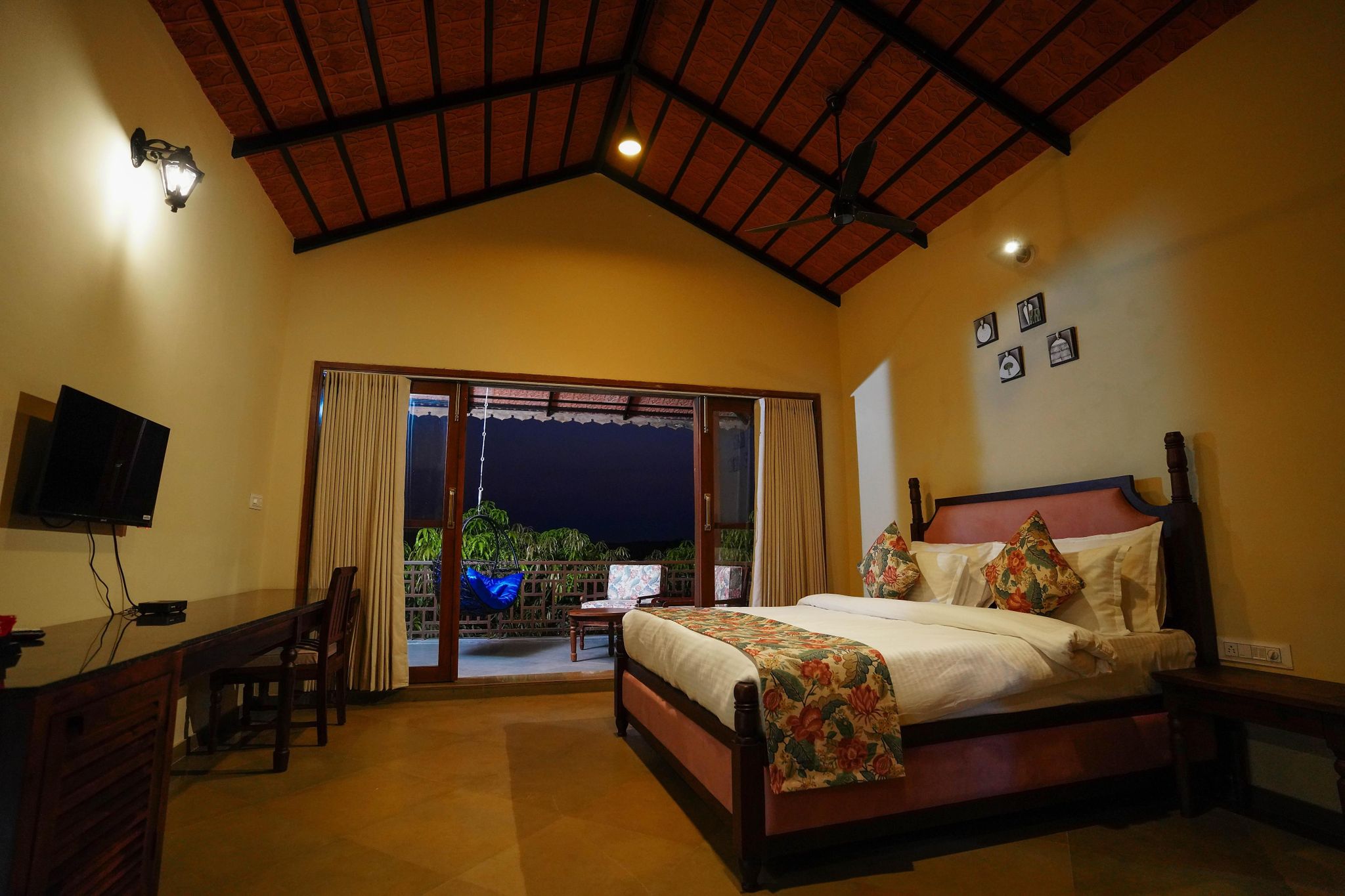 Vanveda Suite with Balcony