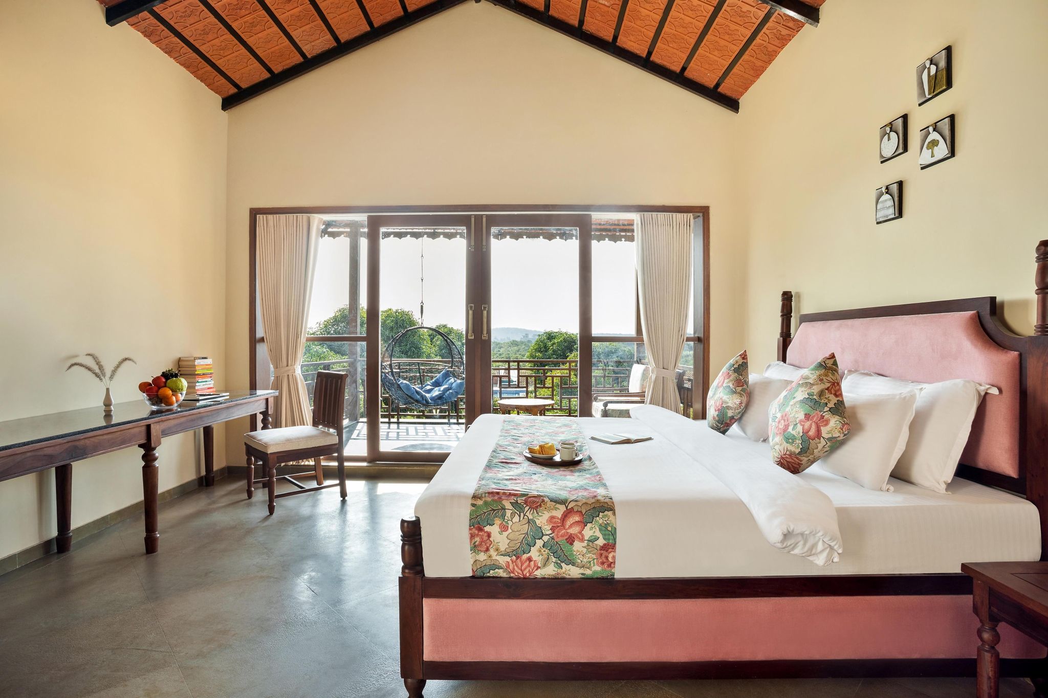 Vanveda Suite with Balcony
