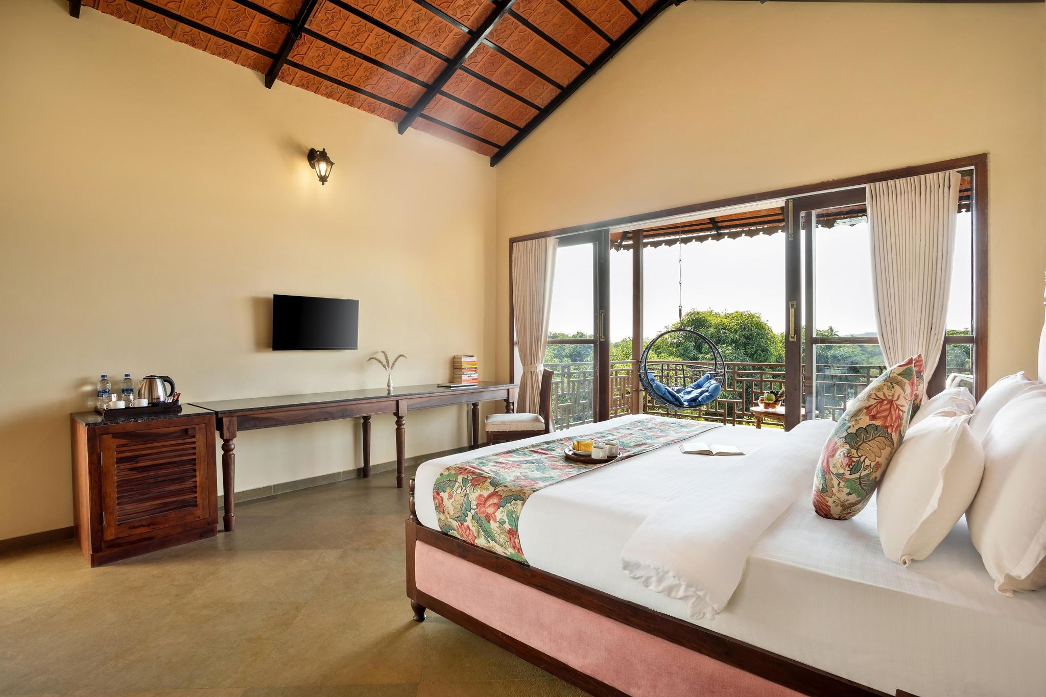 Vanveda Suite with Balcony