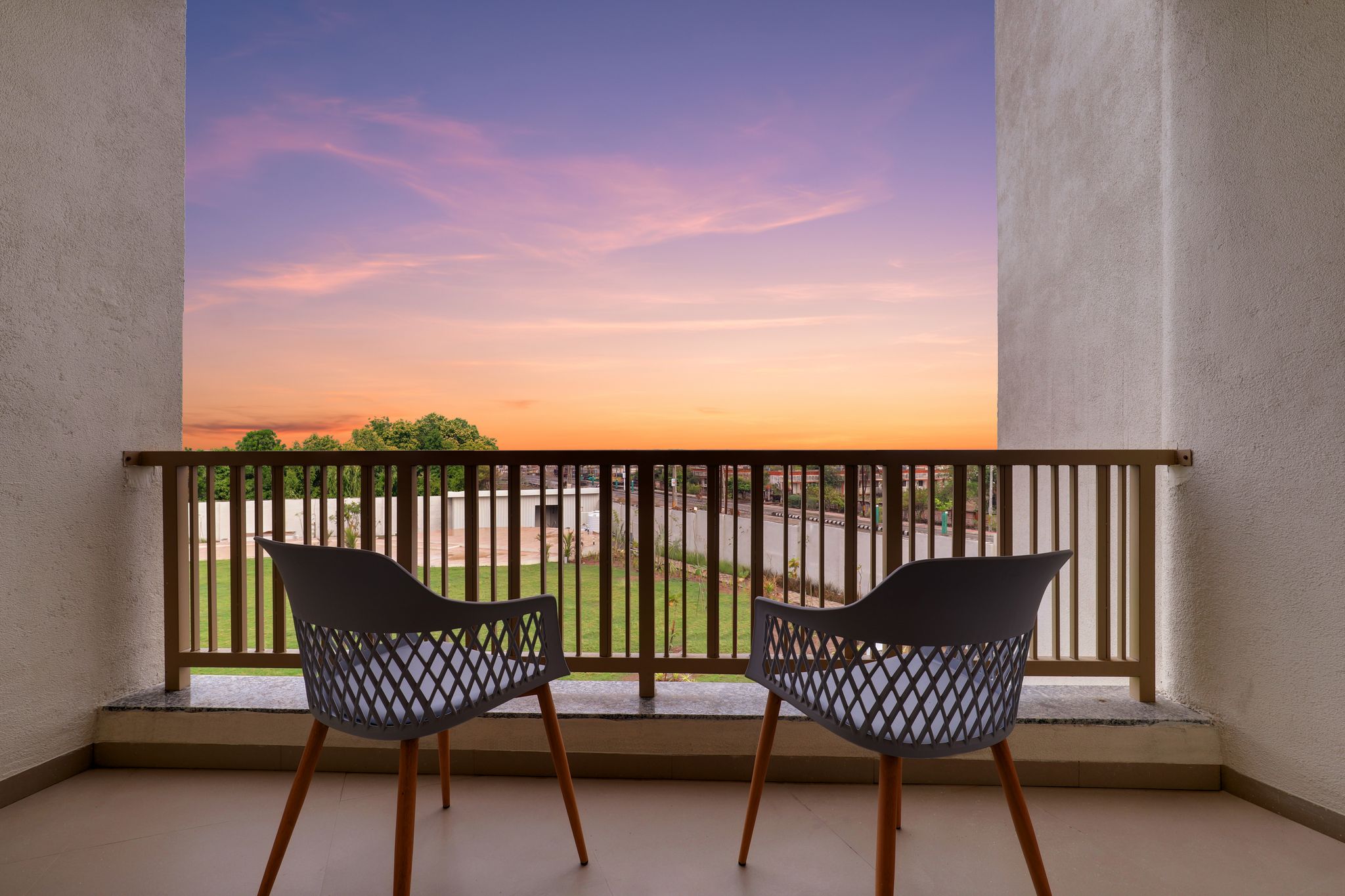 Lemon Tree Somanth Deluxe Twin Room with Balcony 5