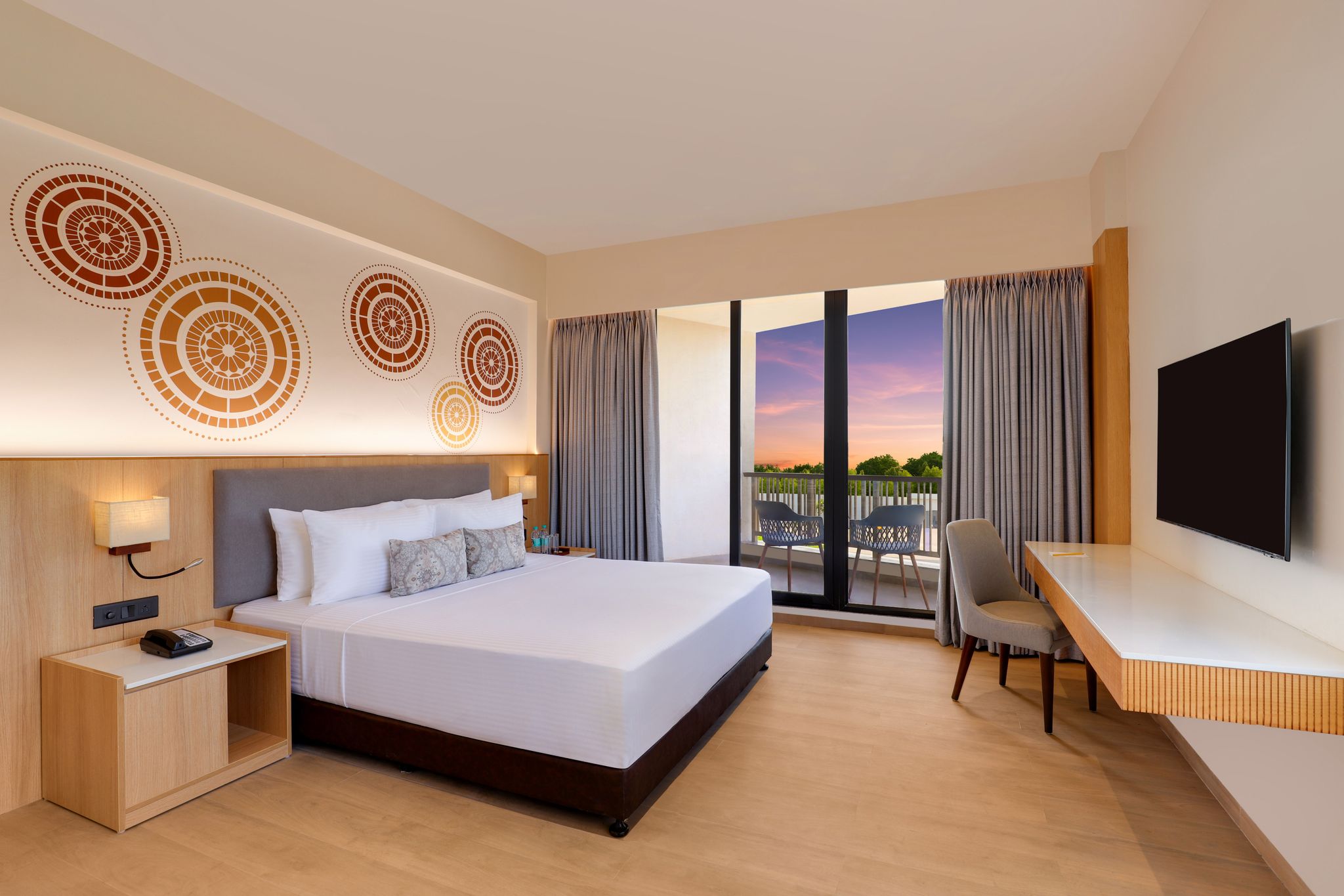 Deluxe King Room with Balcony and Sea View