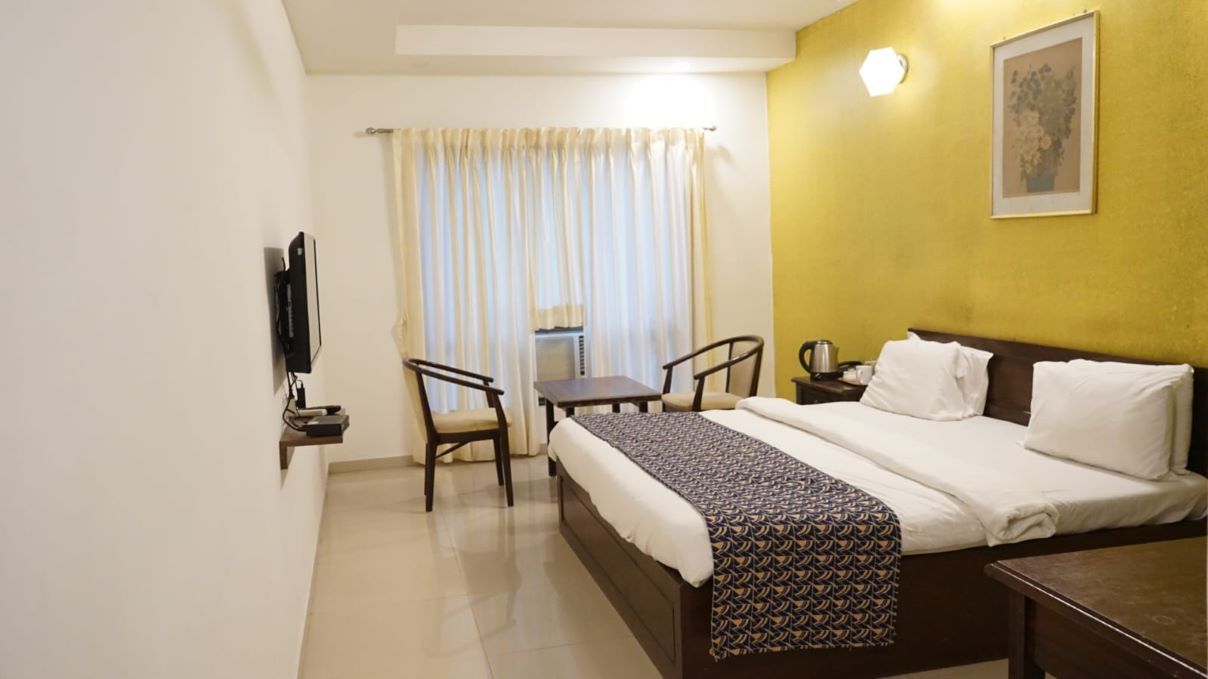 VITS Select Bharuch Deluxe Room 2