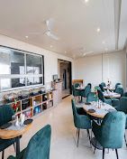 Food & Dining