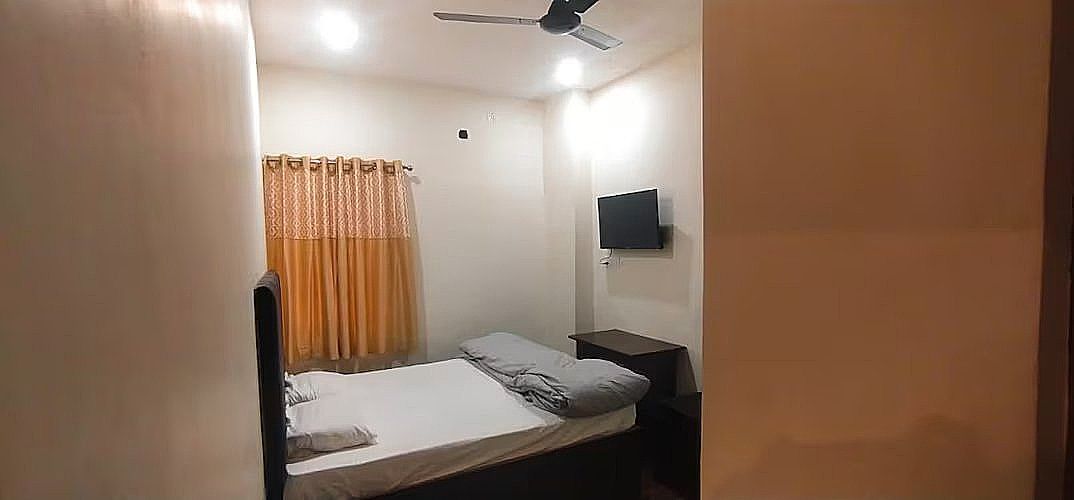 Deluxe Double Bed