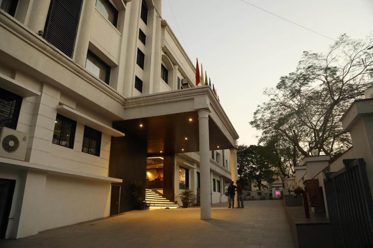 The Four Seasons Recreation