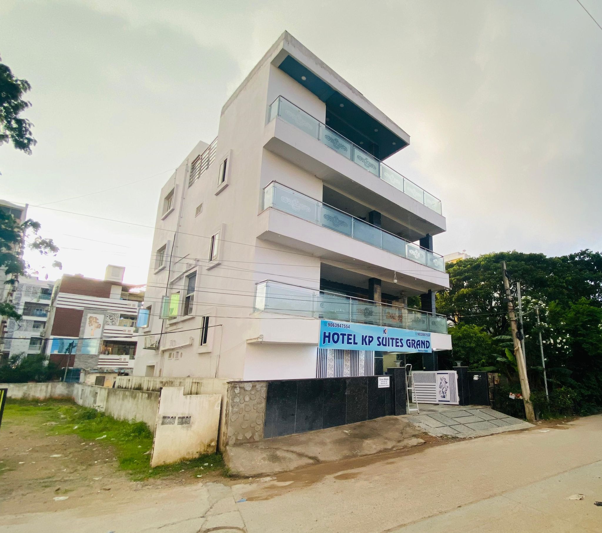 HOTEL KP SUITES GRAND