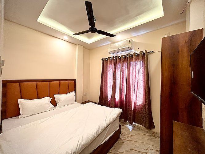 STANDARD DOUBLE ROOM