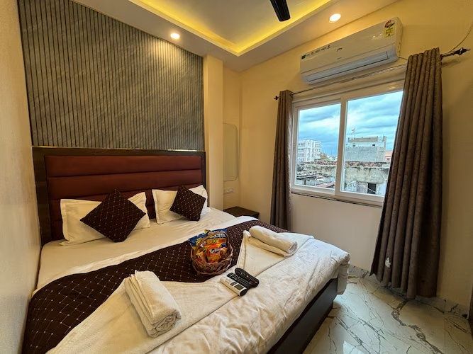 STANDARD DOUBLE ROOM