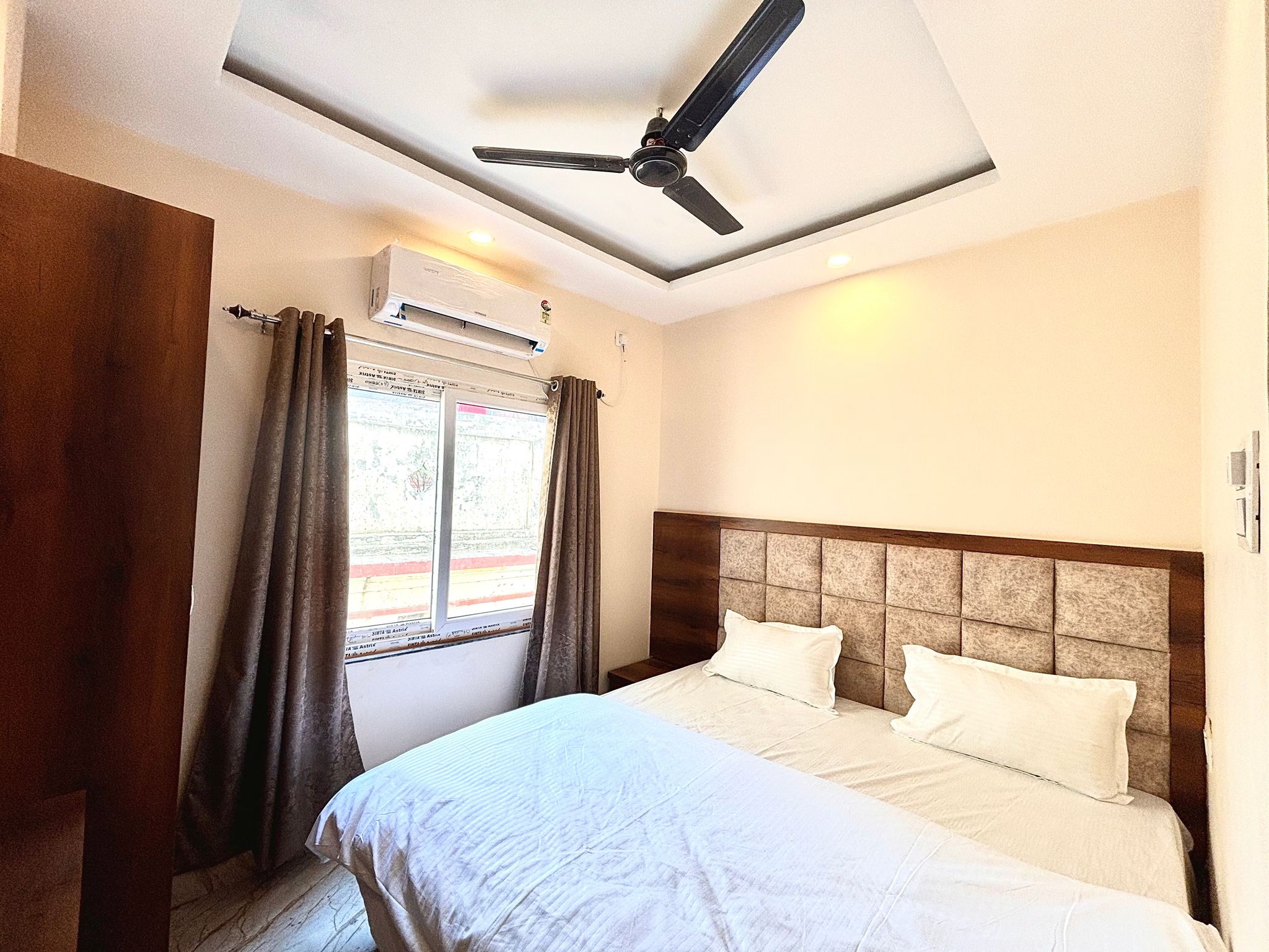 DOUBLE DELUXE ROOM