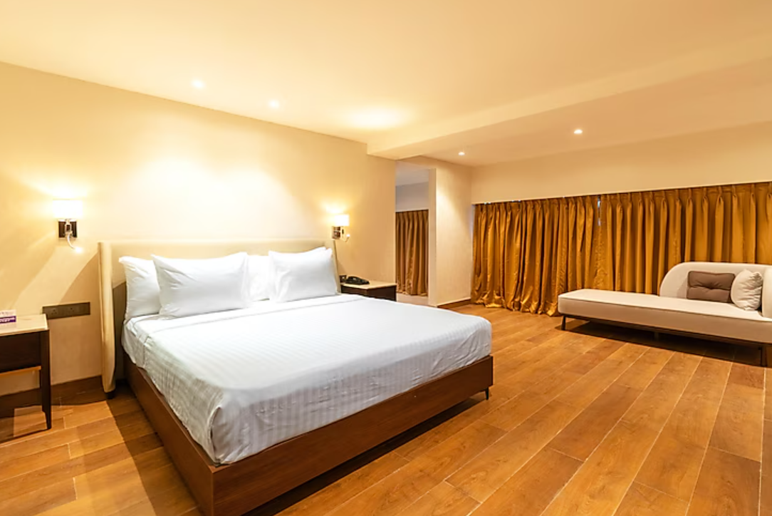 Executive Room with Queen Bed