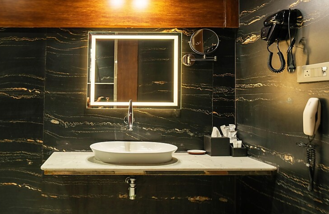 Executive Room with Queen Bed