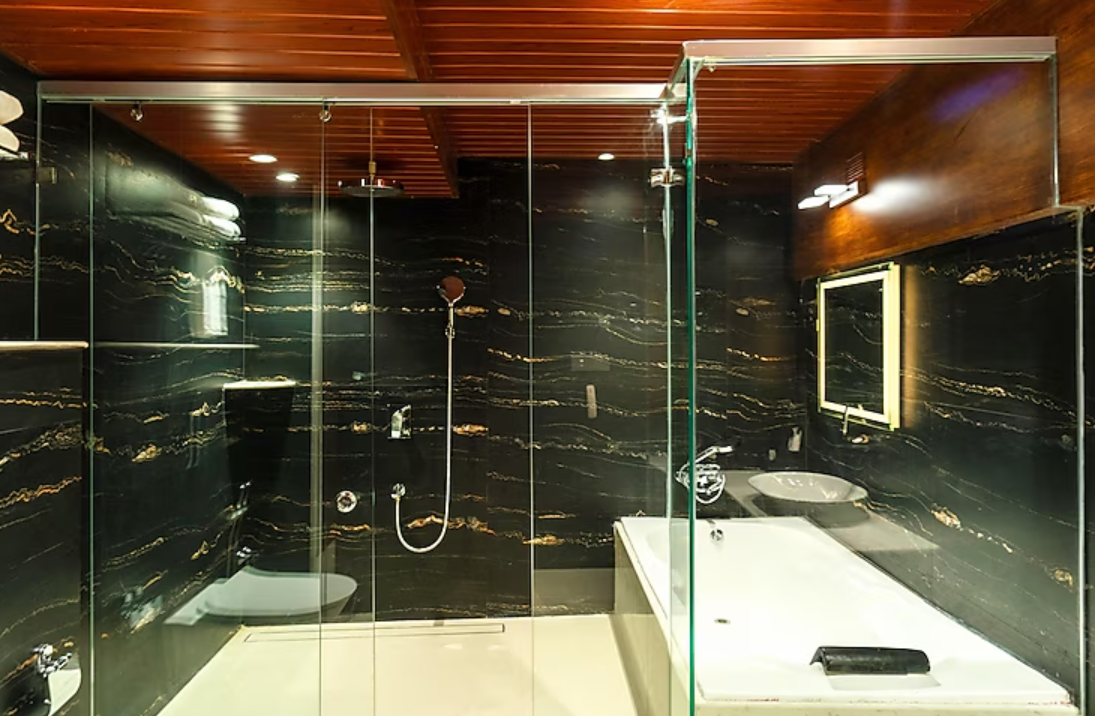 Executive Room with Queen Bed