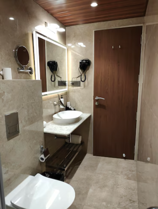  Clarks Inn Suites Hyderabad Airport Superior room with Twin or Queen Bed 4