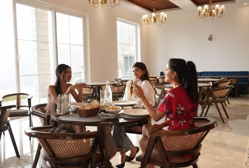 Food & Dining