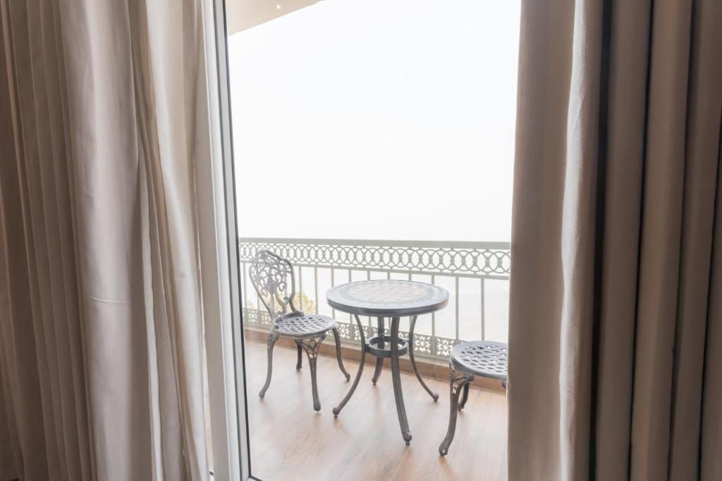 Luxury Room With City View ( Big Balcony )