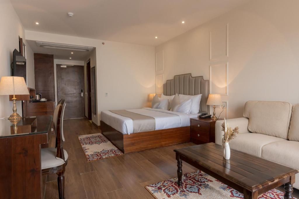Luxury Room With City View ( Big Balcony )