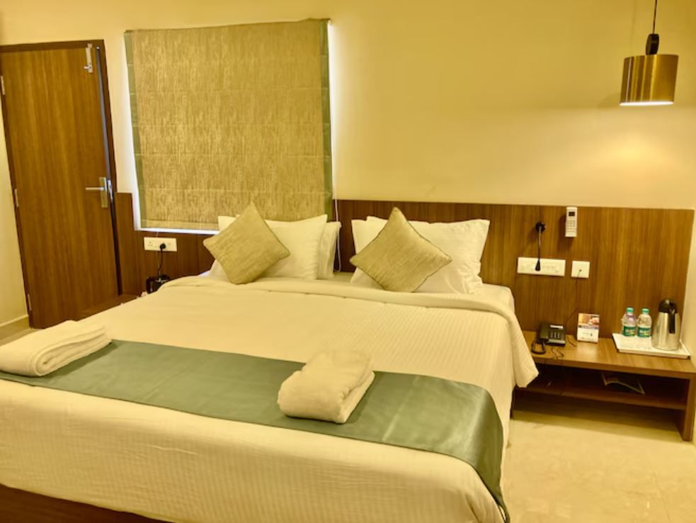 Hotel Coral Residency Comfort Room 3