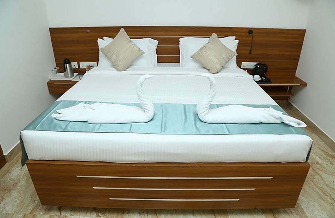 Hotel Coral Residency Comfort Room 4