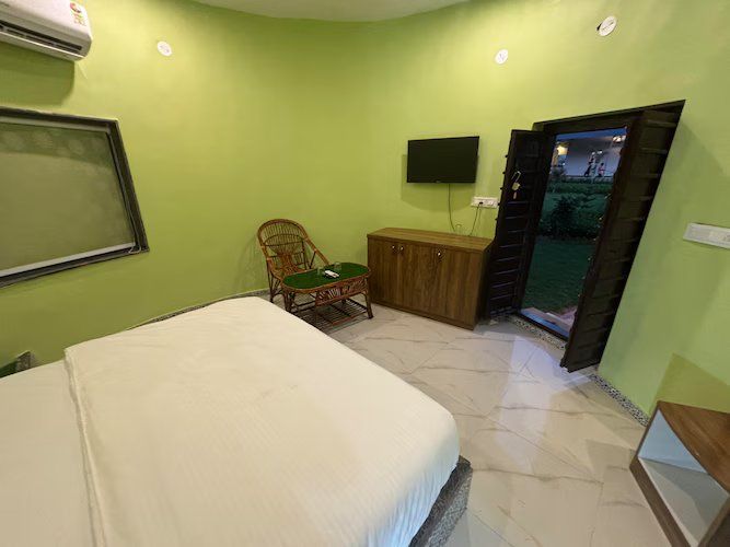 Dhani Ganesh Resort Khatushyamji Deluxe Cottage Room 6