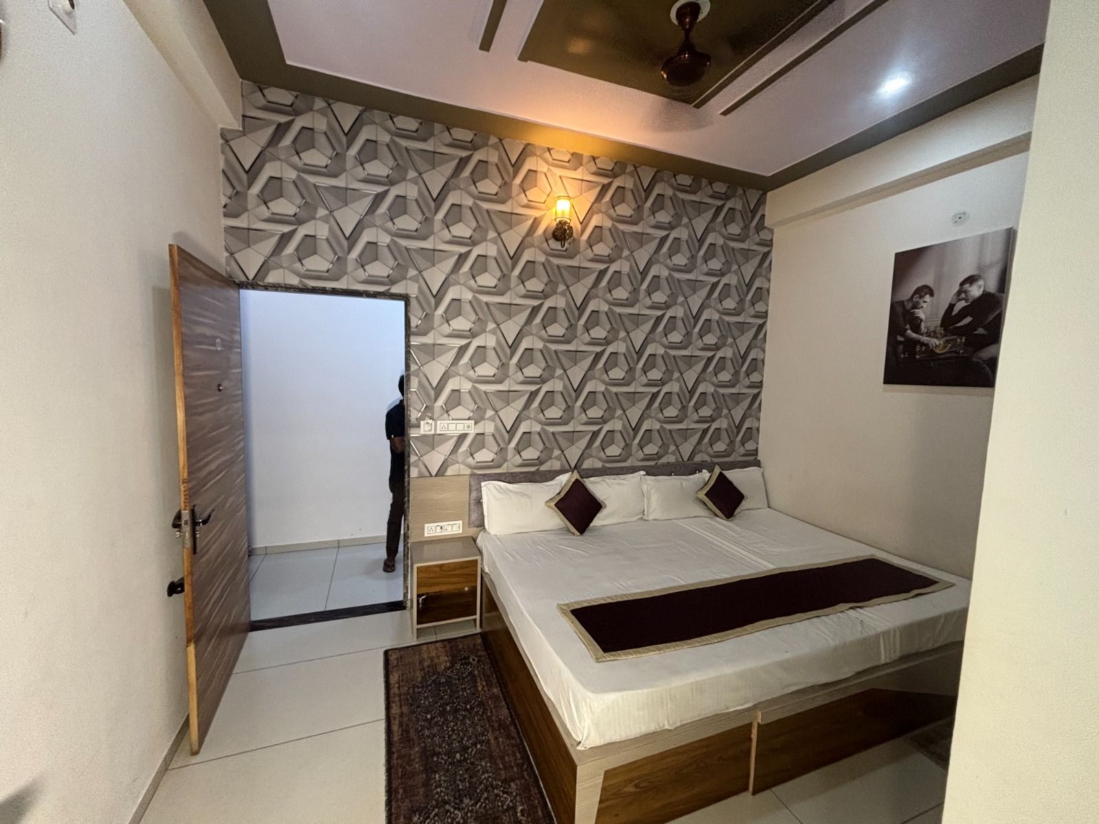  Hotel Hanuman Palace Family Room ( 2 Double Bed 4 Pax ) 2