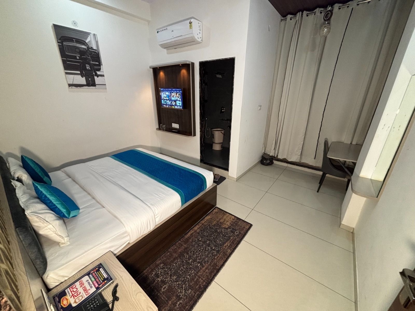  Hotel Hanuman Palace Super Deluxe Room 4