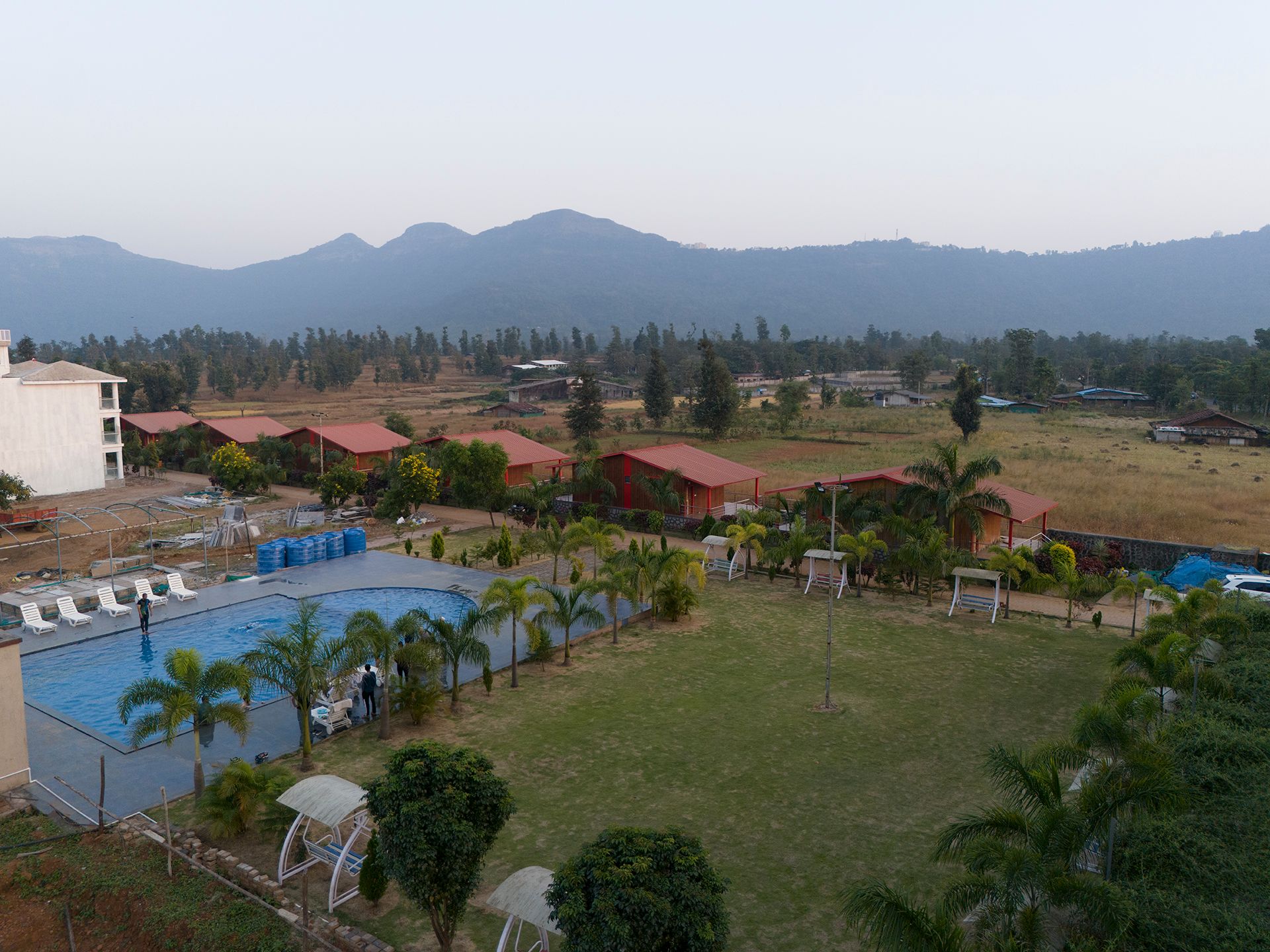 Daksh The Valley Resort - Saputara