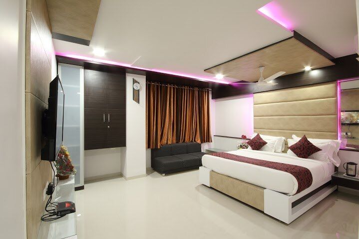DOUBLE BED AC