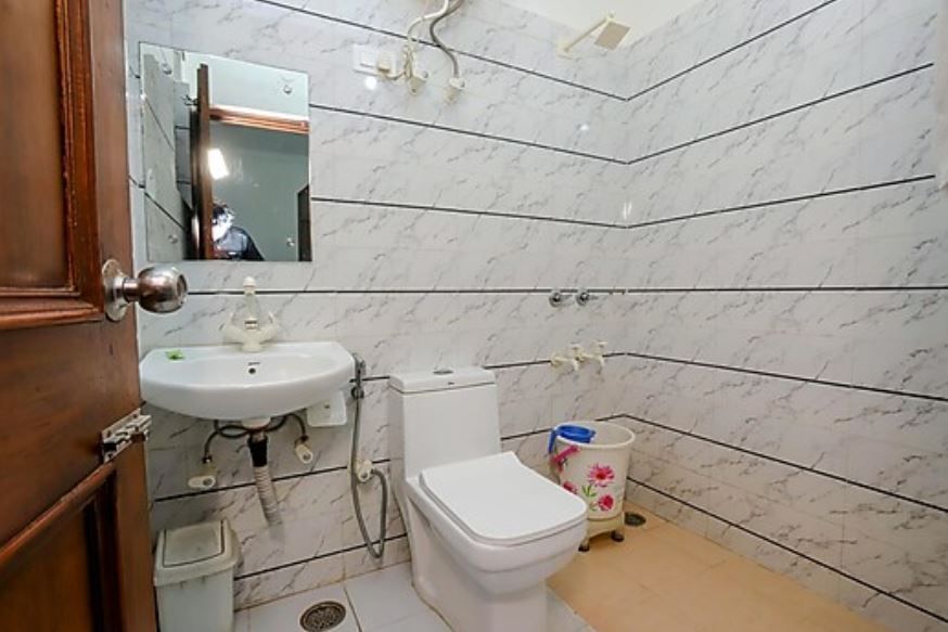 Hotel Premium Inn Sector 15, Noida Deluxe Room 6