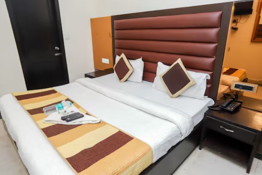 Hotel Premium Inn Sector 15, Noida
