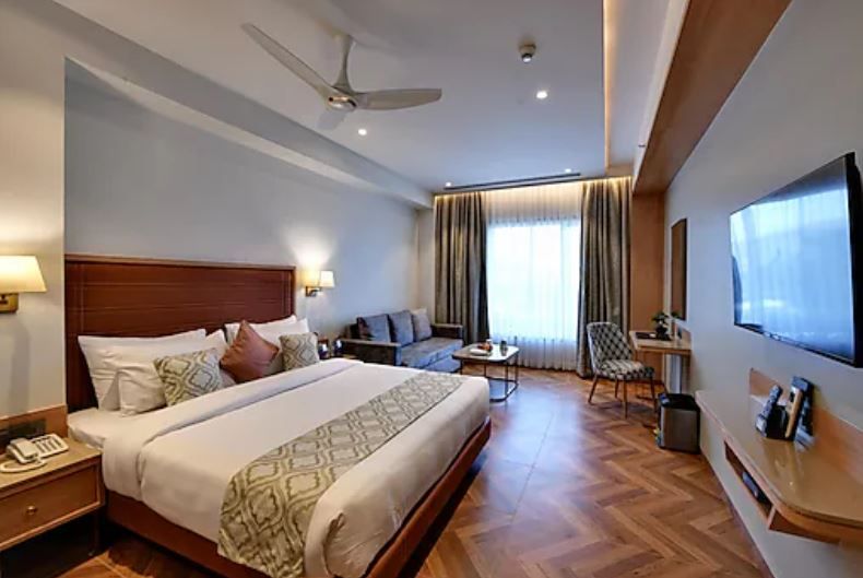Winter Green Room King Bed