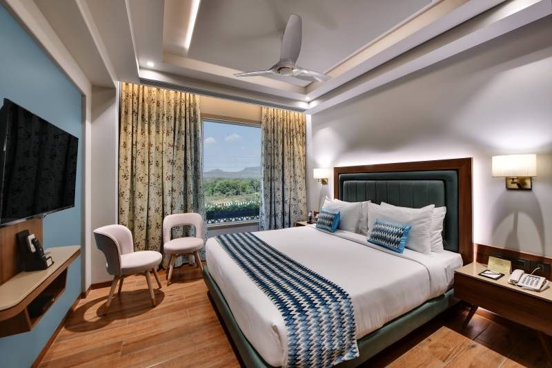 Fern Club Suite