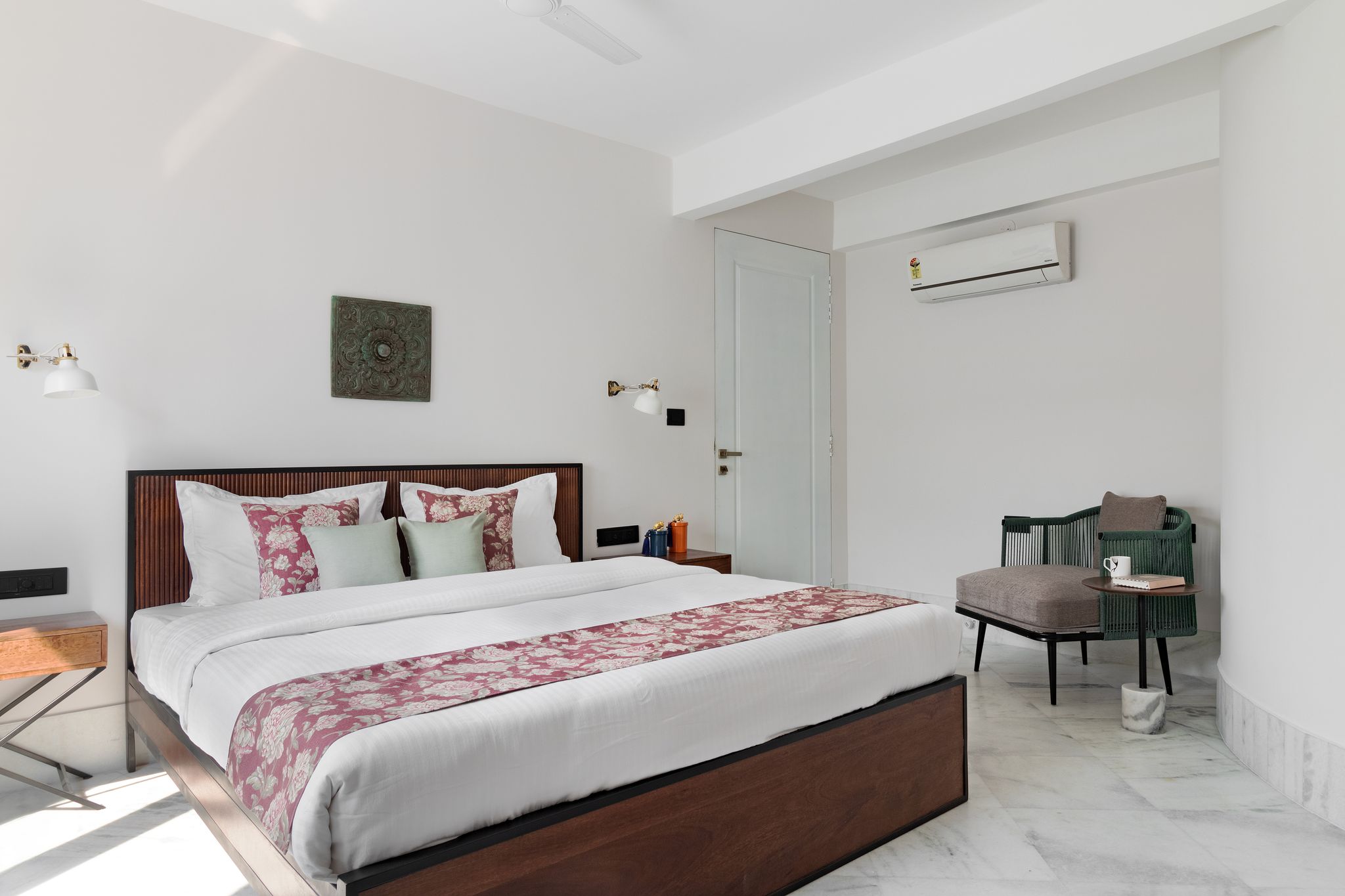 4 BHK Studio